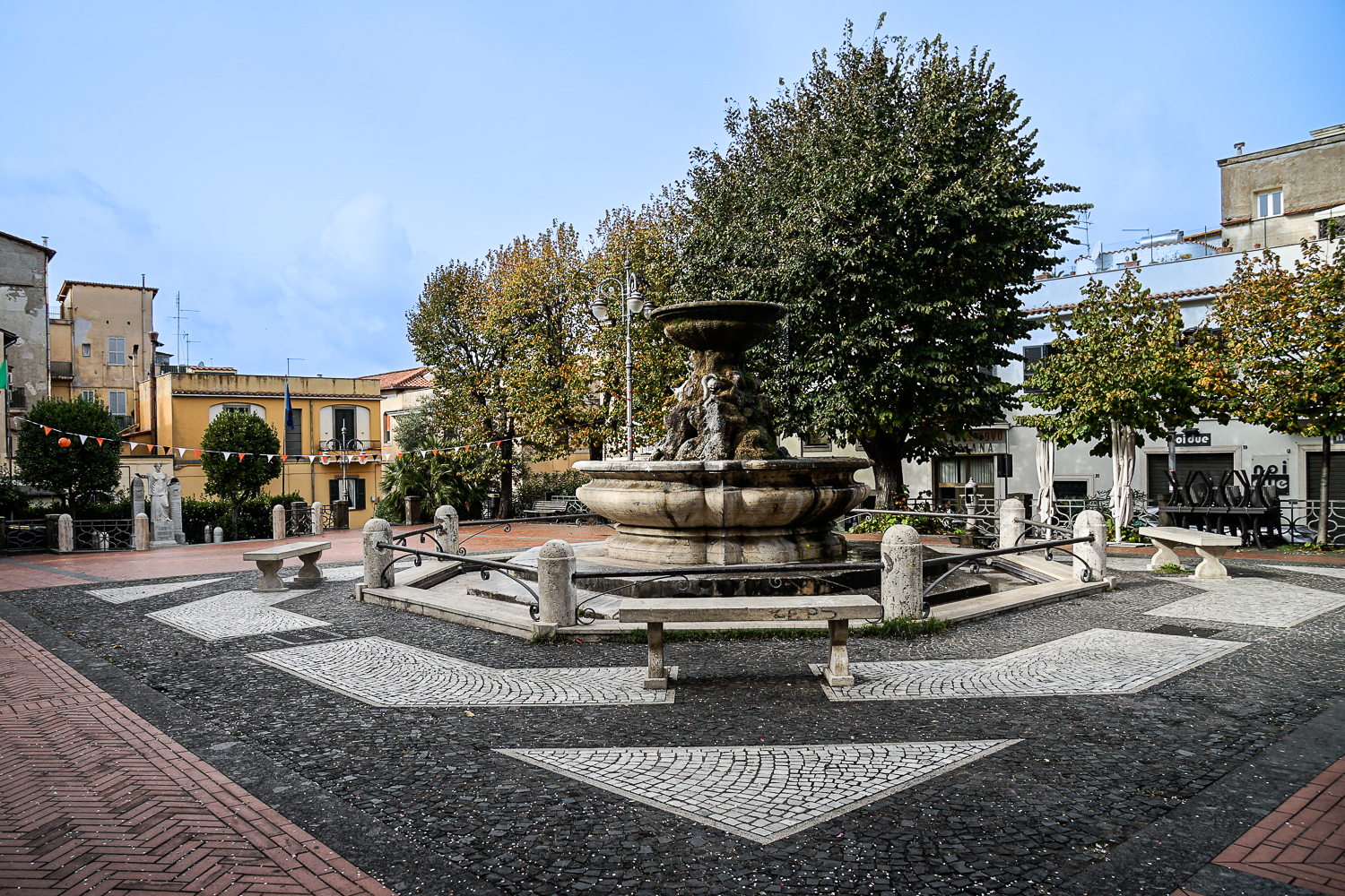 Grottaferrata _Piazza Cavour