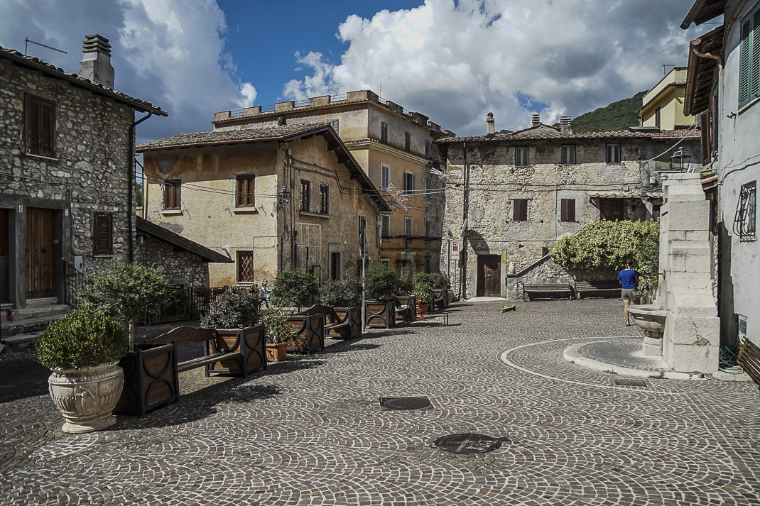 piazza di un paese italiano