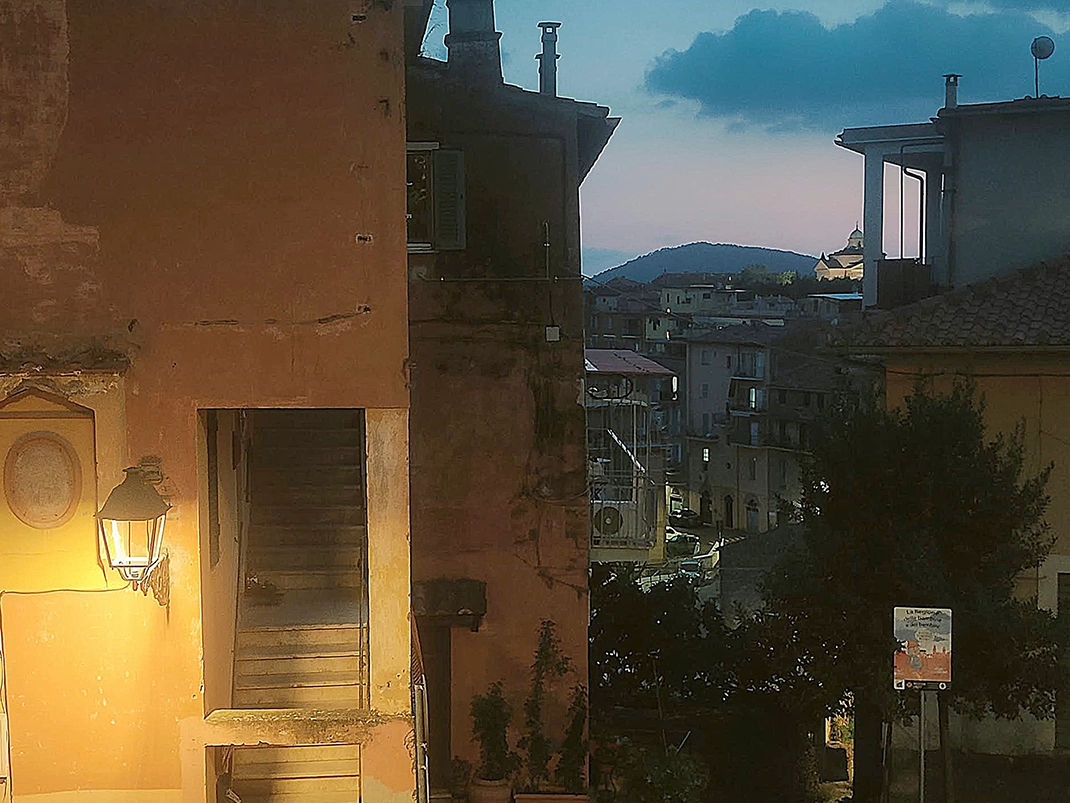 Paese italiano al tramonto